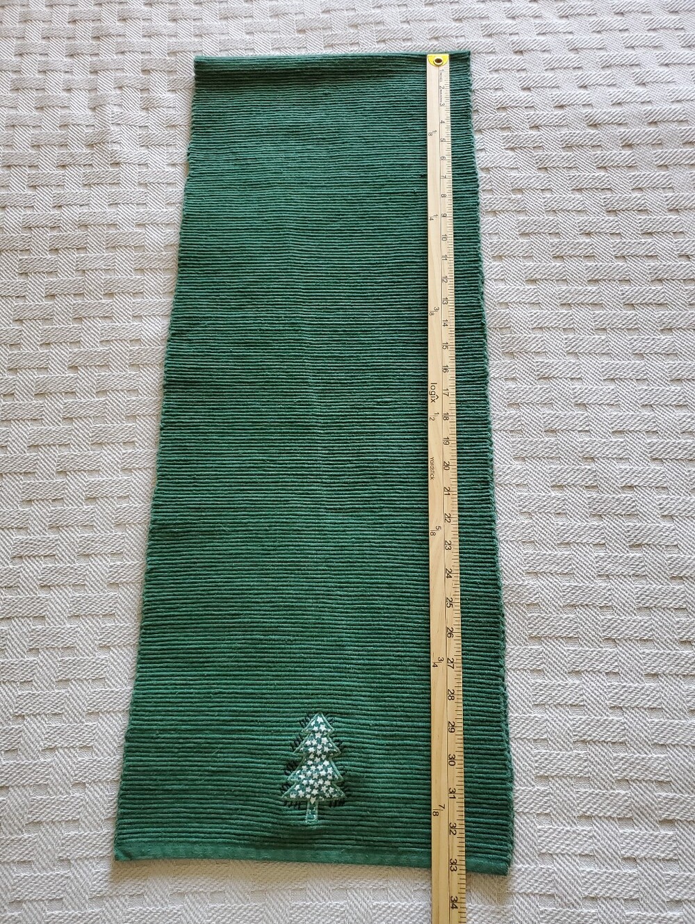 Reversible Green Ribbed Tree Table Runner Rustic Cabin Holiday Decor - Picture 10 of 11